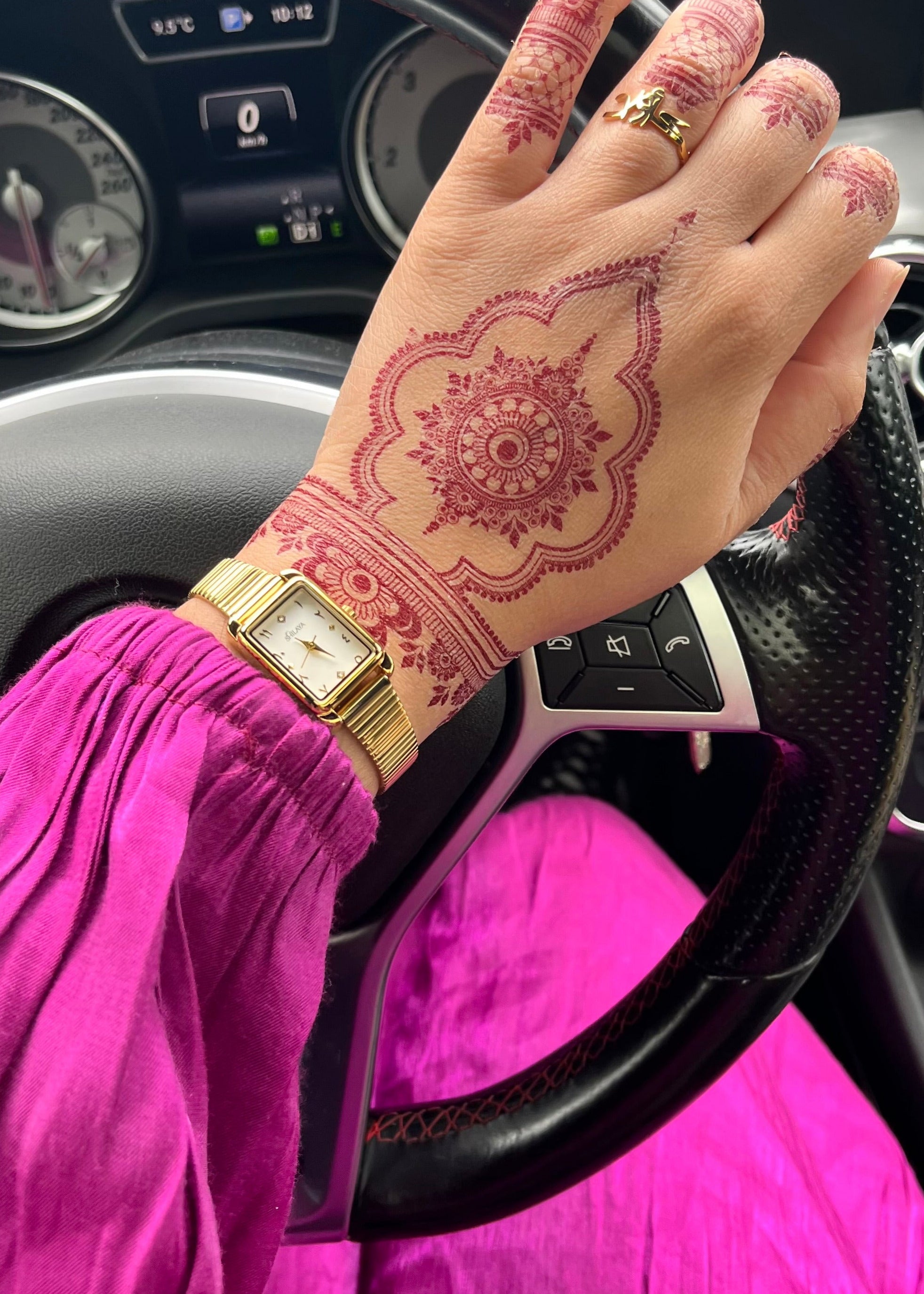 LA CLASSIC MONTRE DORÉ AVEC CHIFFRES ARABES