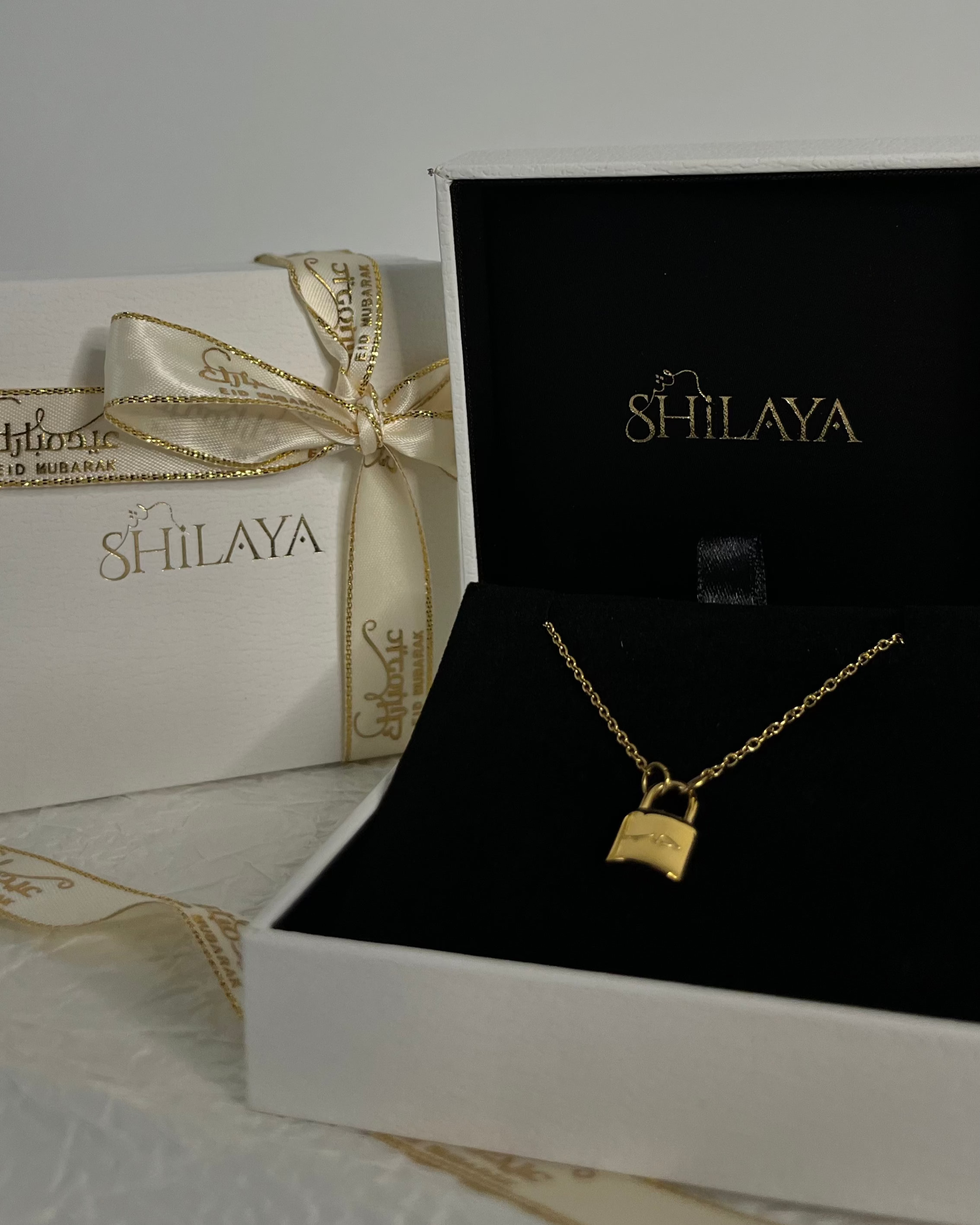 COLLIER CADENAS EN CALLIGRAPHIE ARABE