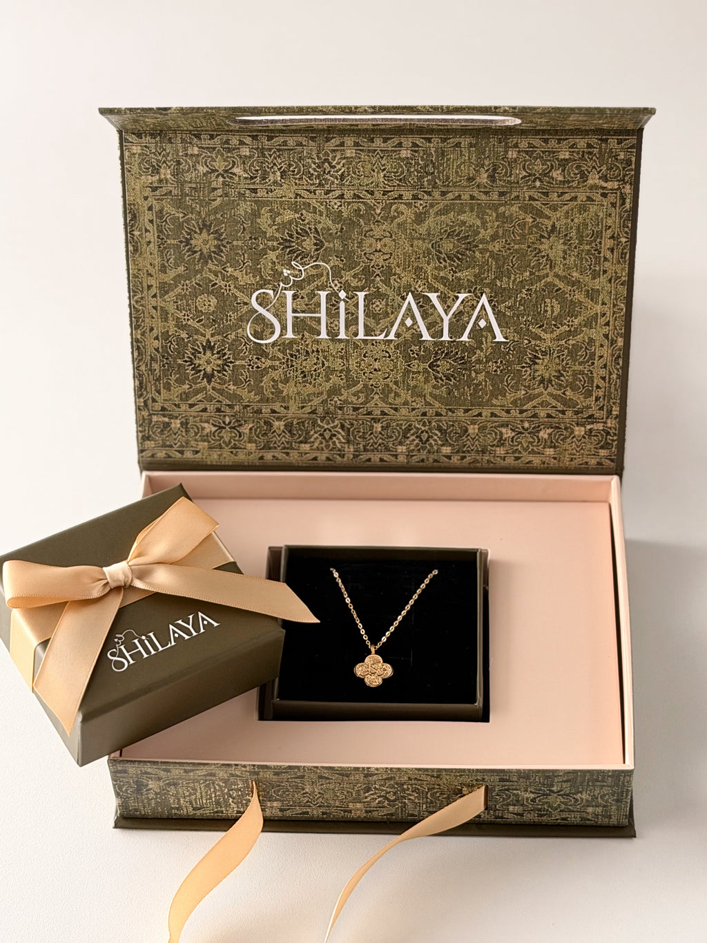 ROSY WATCH &amp; ZAIDY BRACELET BOX