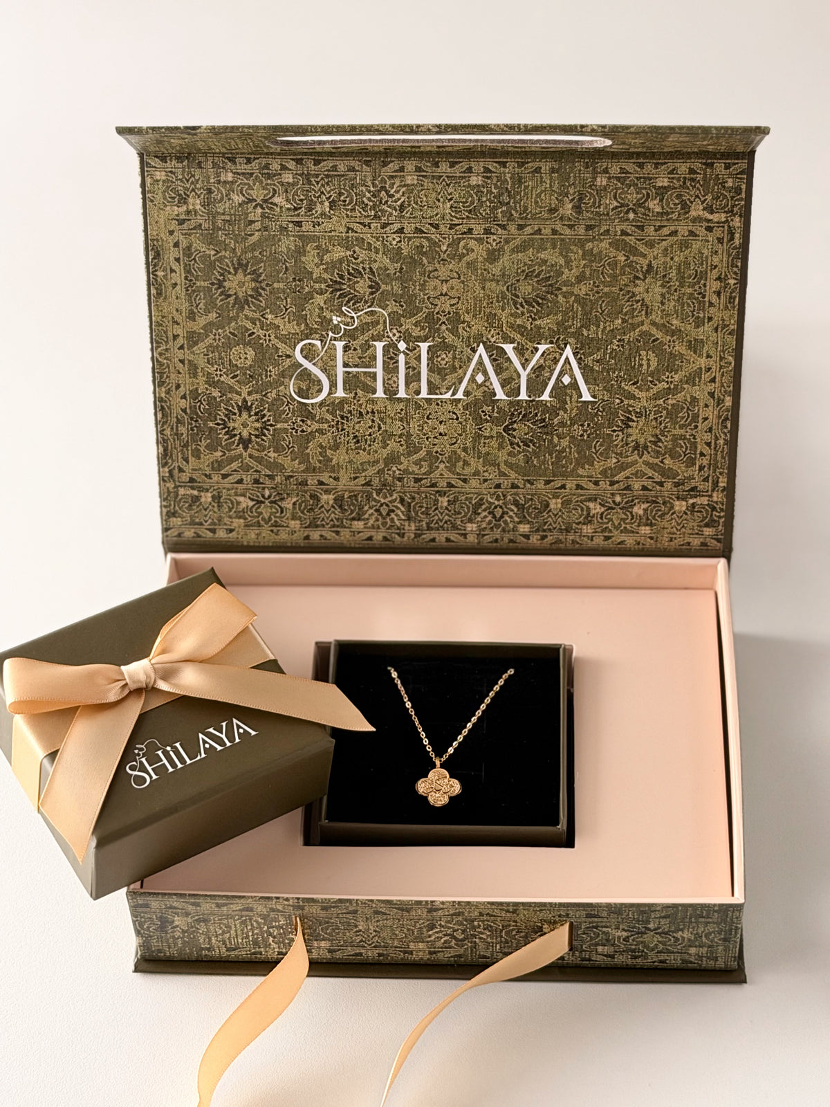 ROSY WATCH &amp; ZAIDY BRACELET BOX