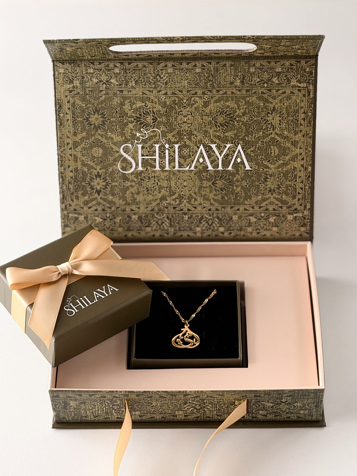 COFFRET VERT COLLIER OUMMI