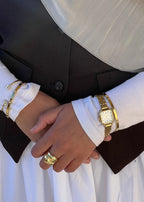 ساعة منتصف الليل الذهبية بأرقام عربية