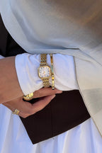 ساعة منتصف الليل الذهبية بأرقام عربية