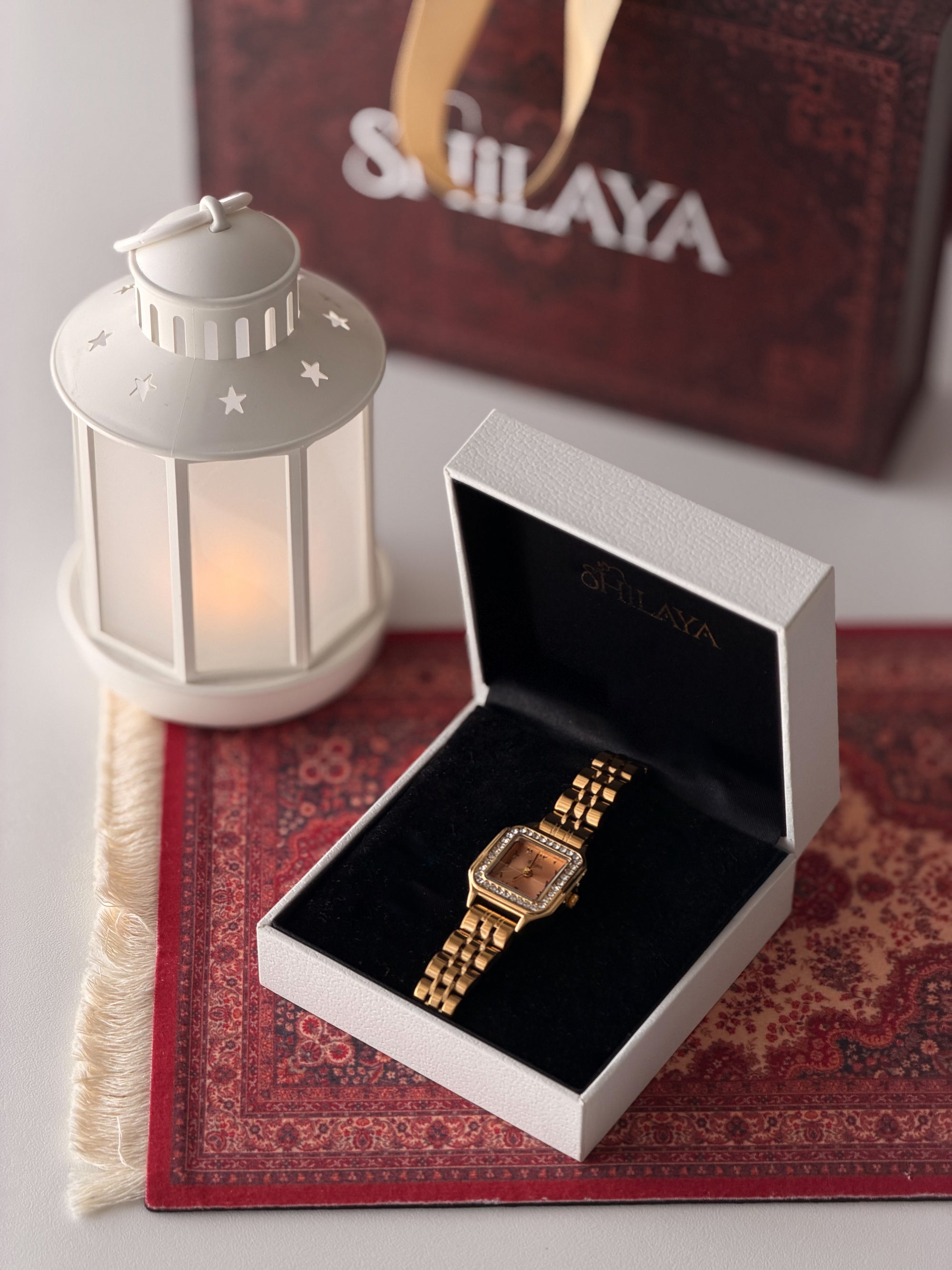 LA PEACH MONTRE DORÉ AVEC CHIFFRES ARABES