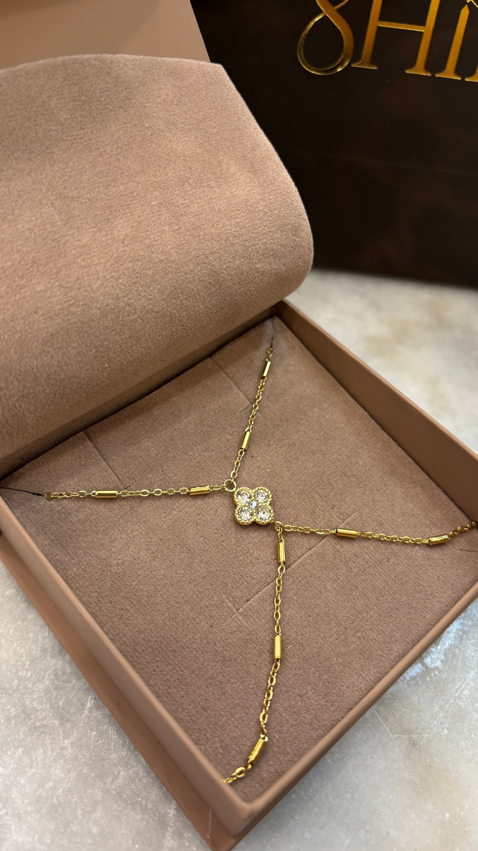 CHAINE DE MAIN ALMA Shilaya