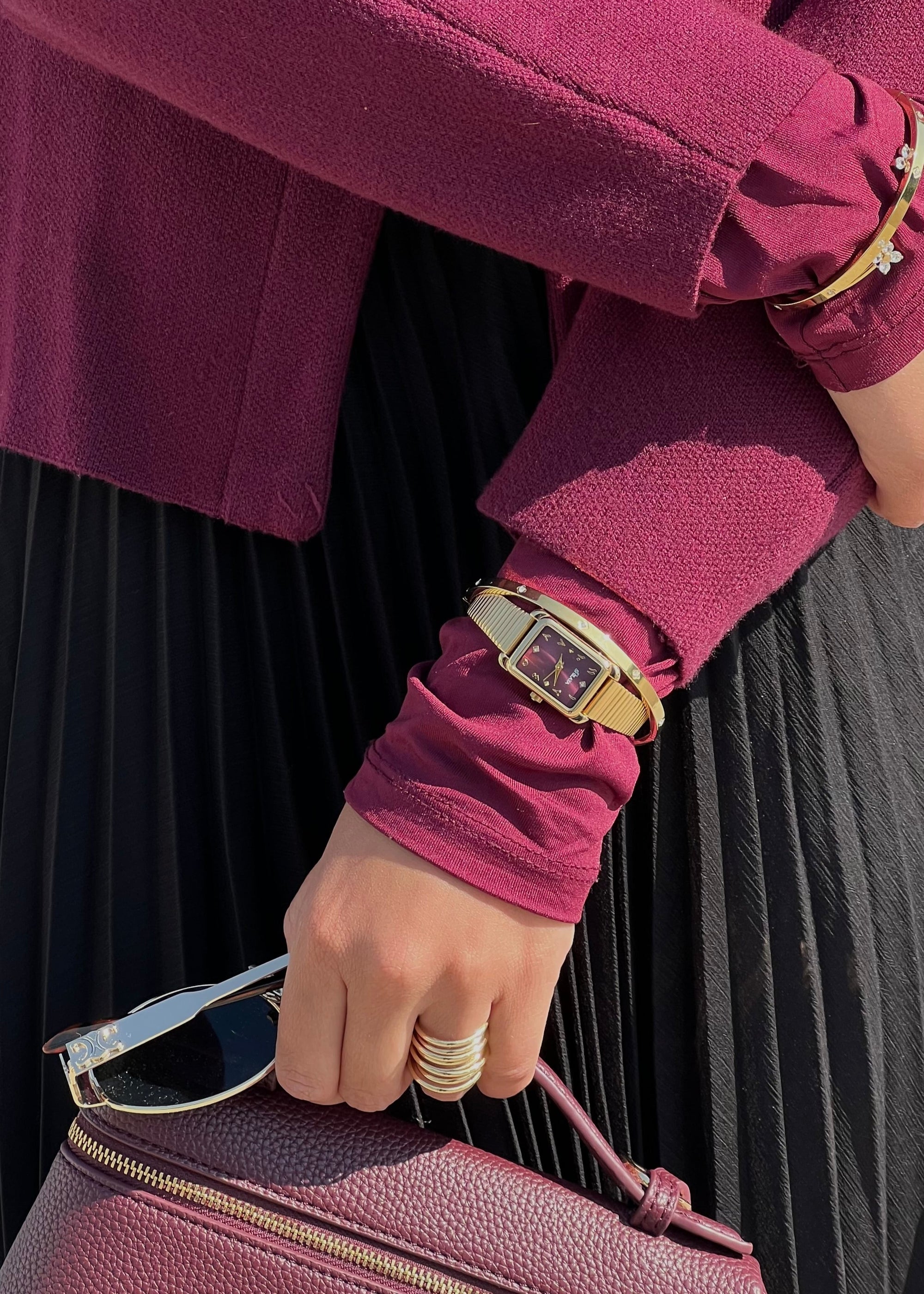 LA VELVET GOLD WATCH WITH ARABIC NUMERALS