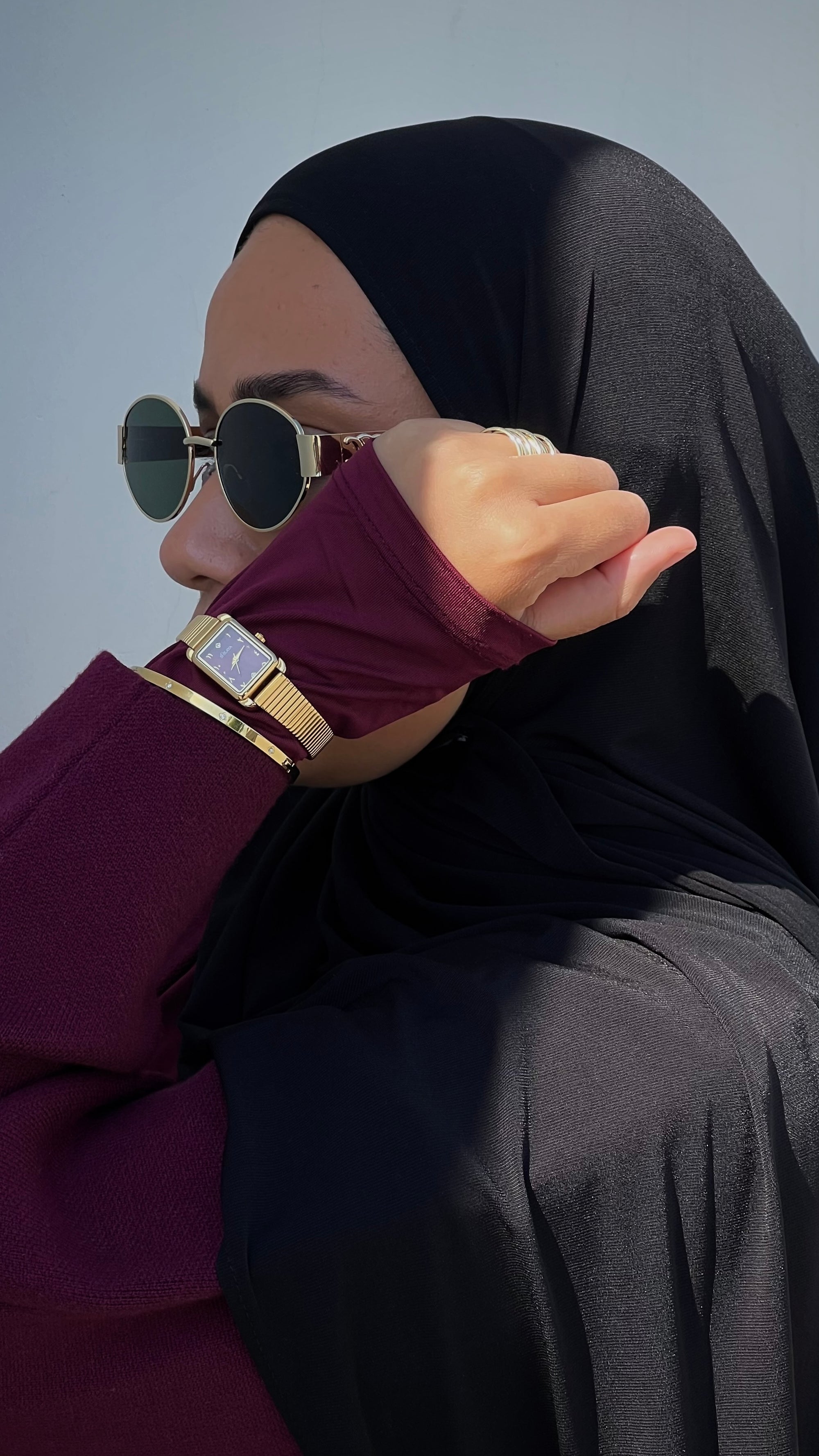 LA VELVET GOLD WATCH WITH ARABIC NUMERALS