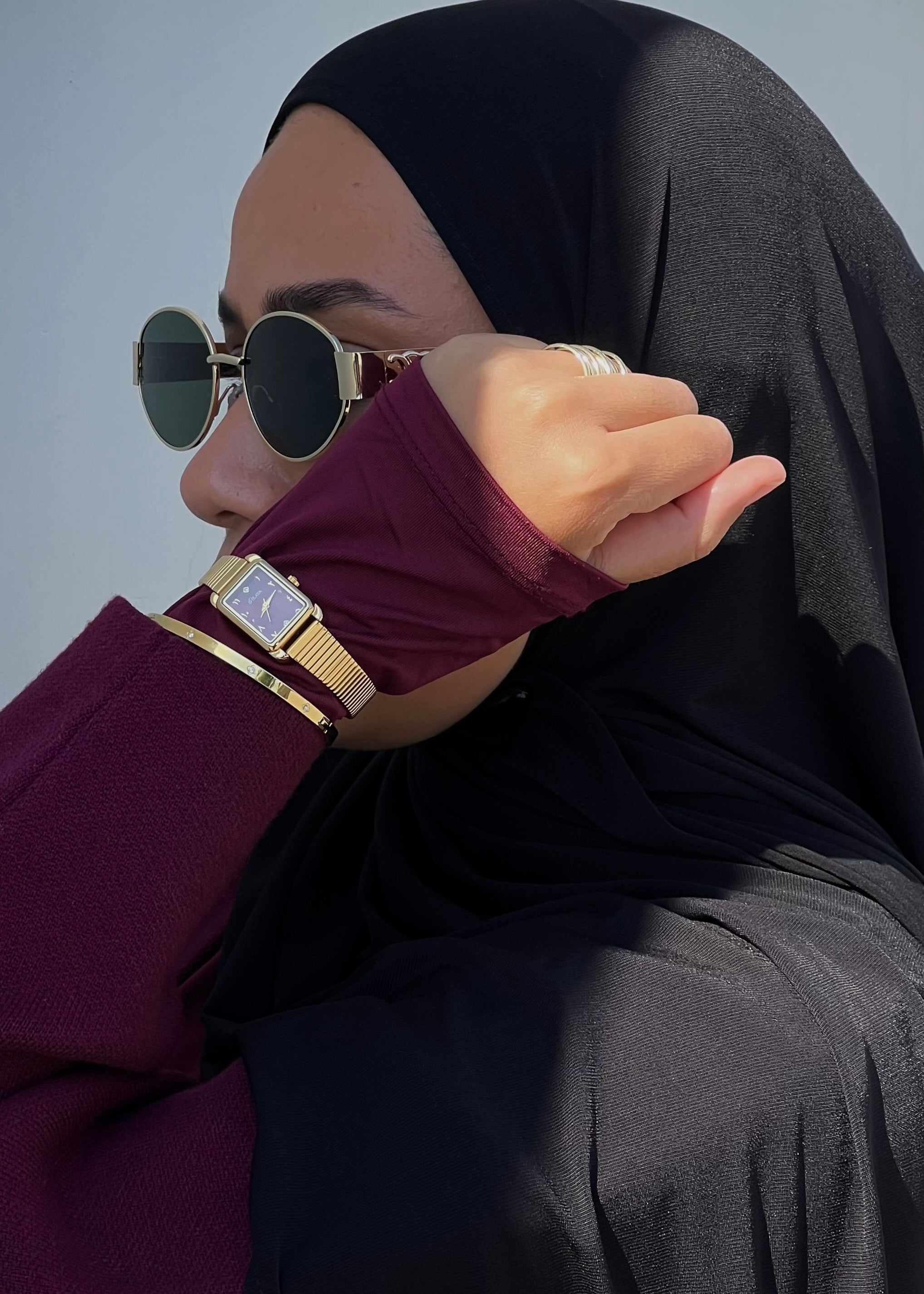 ساعة لا فيلفيت الذهبية بأرقام عربية