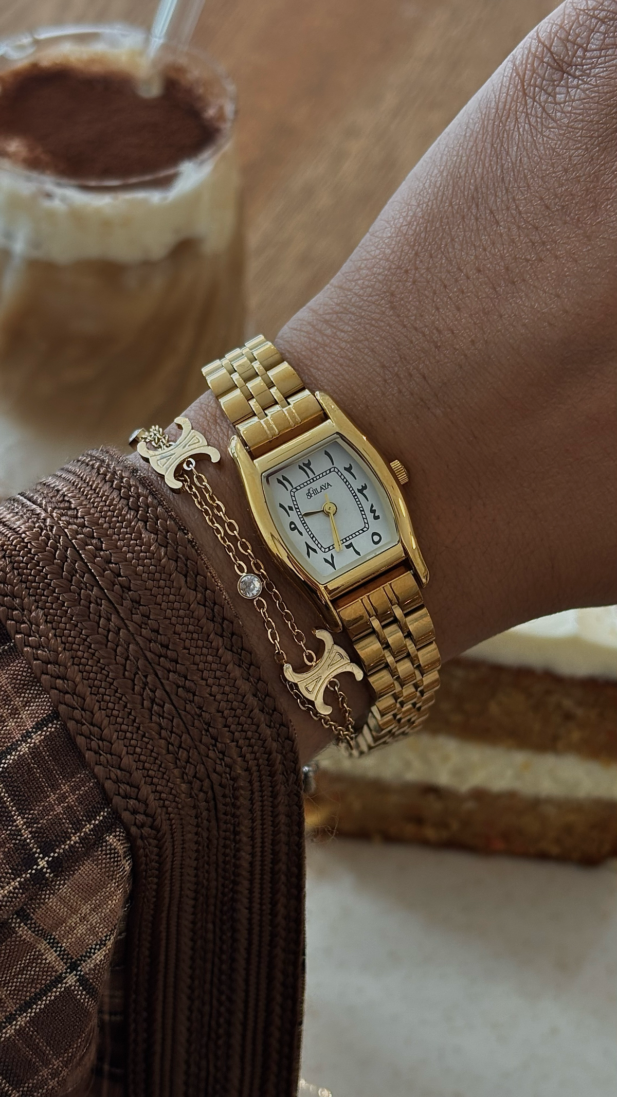 La Santorin – montre chiffres arabes dorée, photo 8 | Shilaya