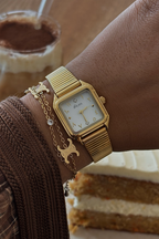 La Casual – montre dorée femme à chiffres arabes, cadran blanc | Shilaya