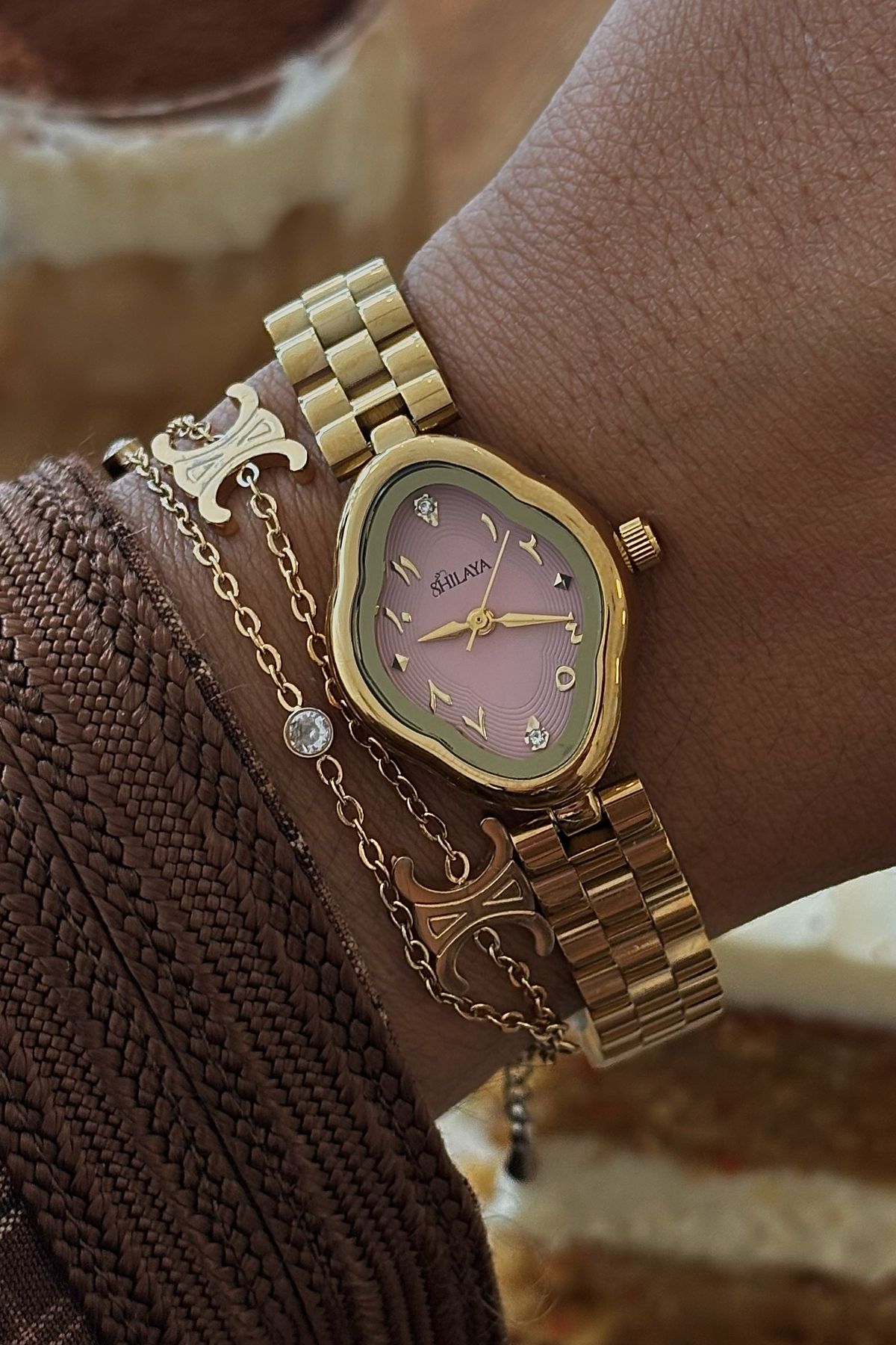 LA MUSE PINK MONTRE DORÉ AVEC CHIFFRES ARABES