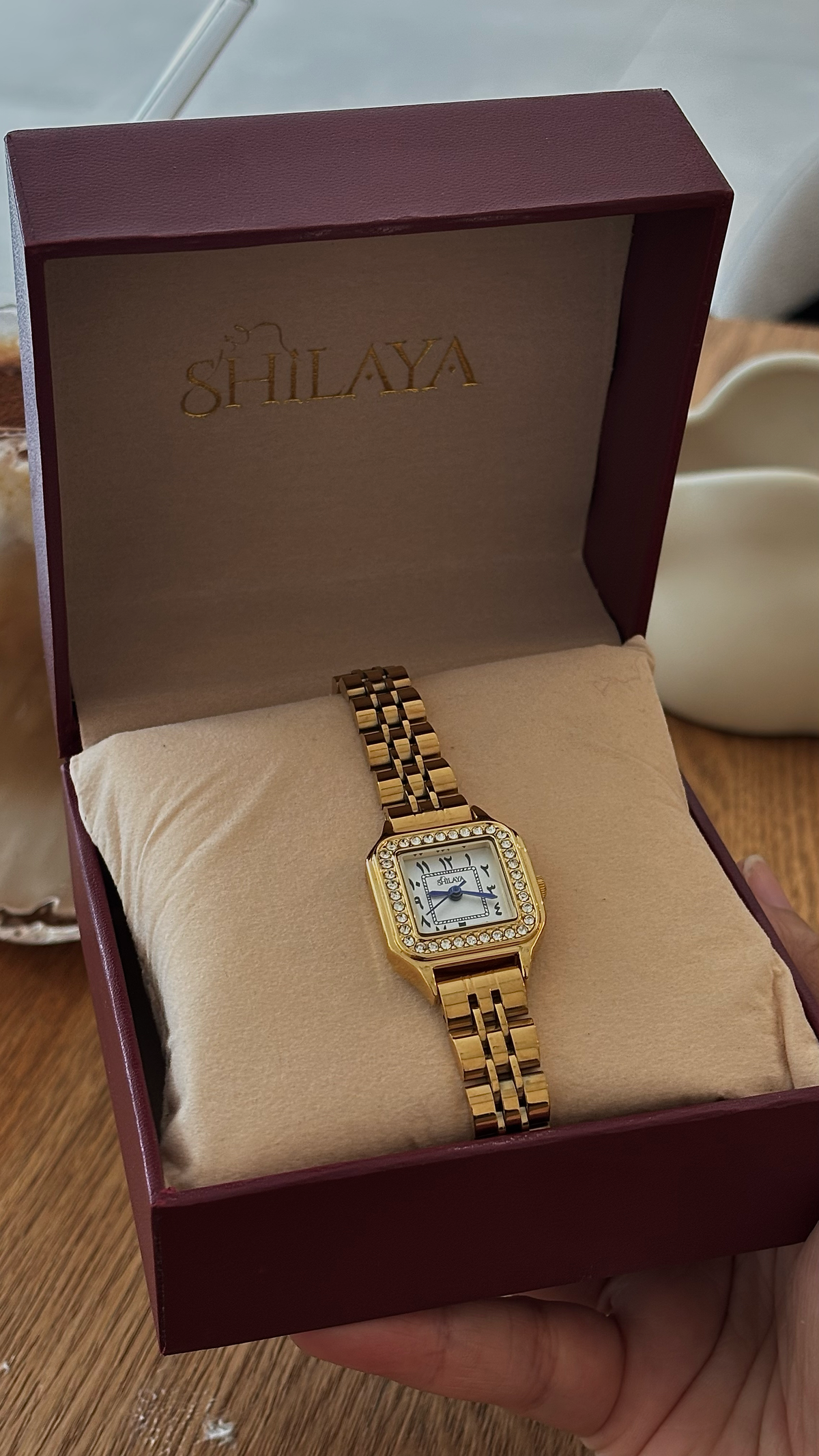 La Mykonos – montre chiffres arabes dorée, photo 2 | Shilaya