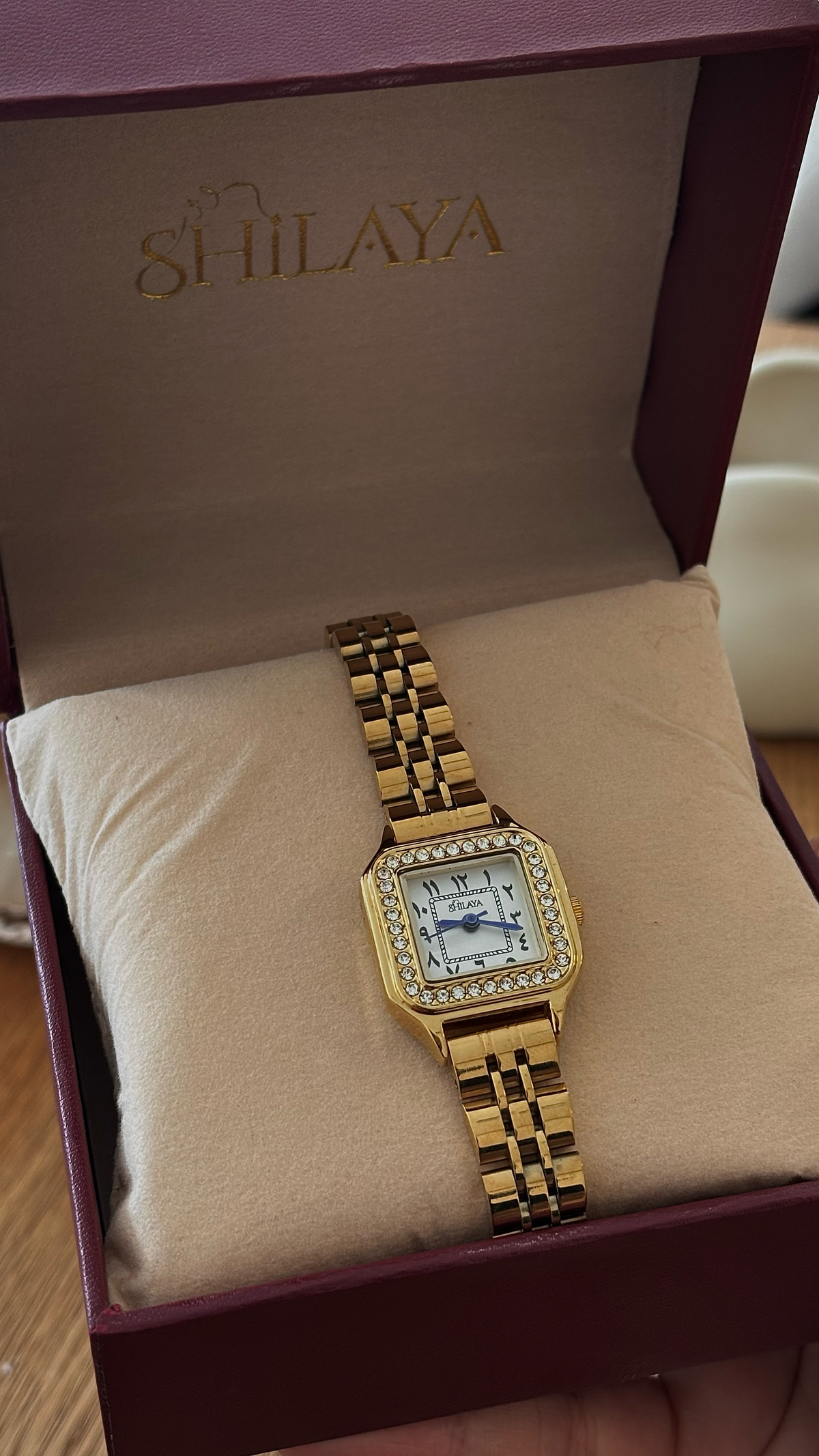 La Mykonos – montre chiffres arabes dorée, photo 8 | Shilaya