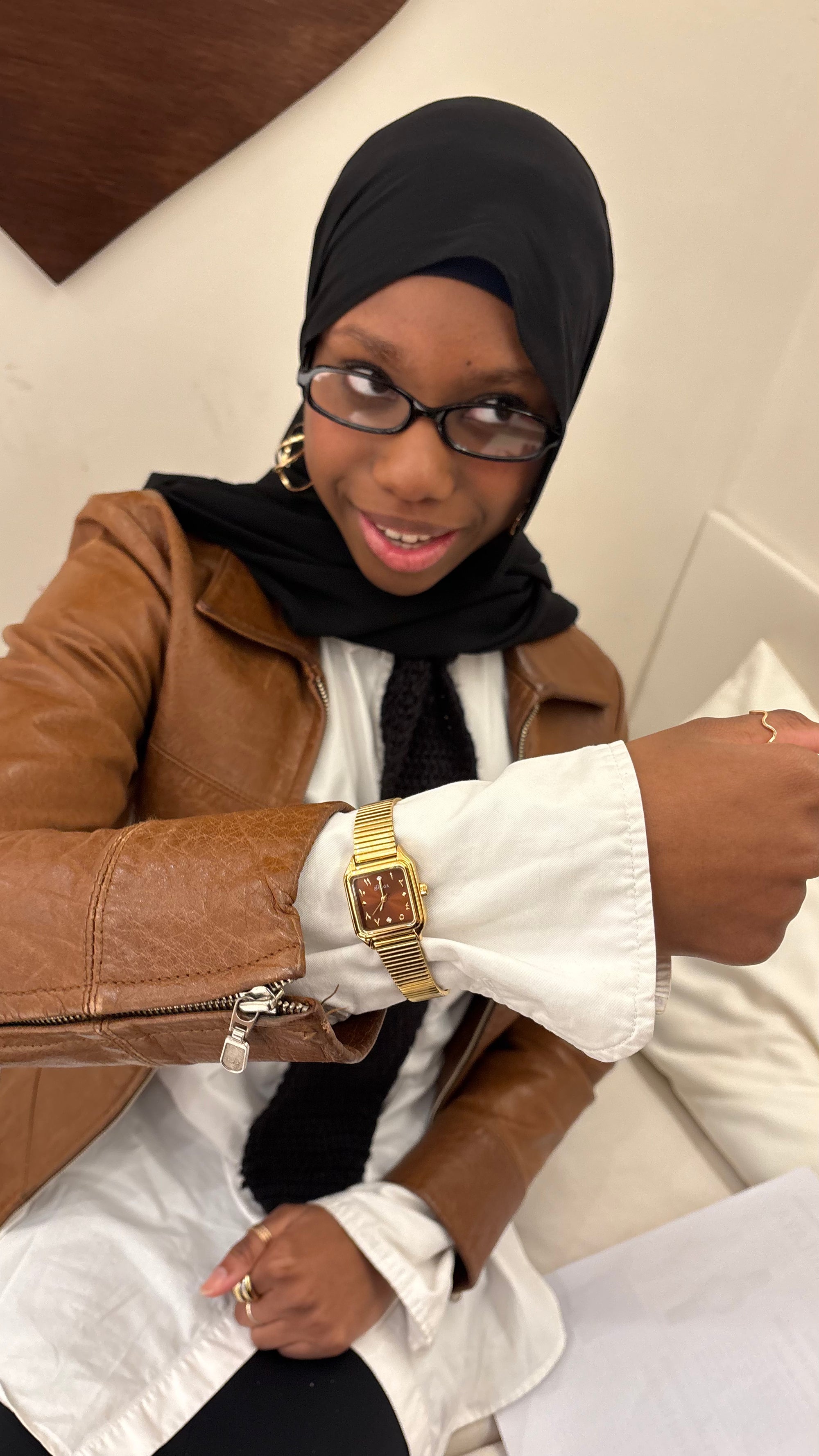 LA CASUAL BROWN MONTRE DORÉ AVEC CHIFFRES ARABES