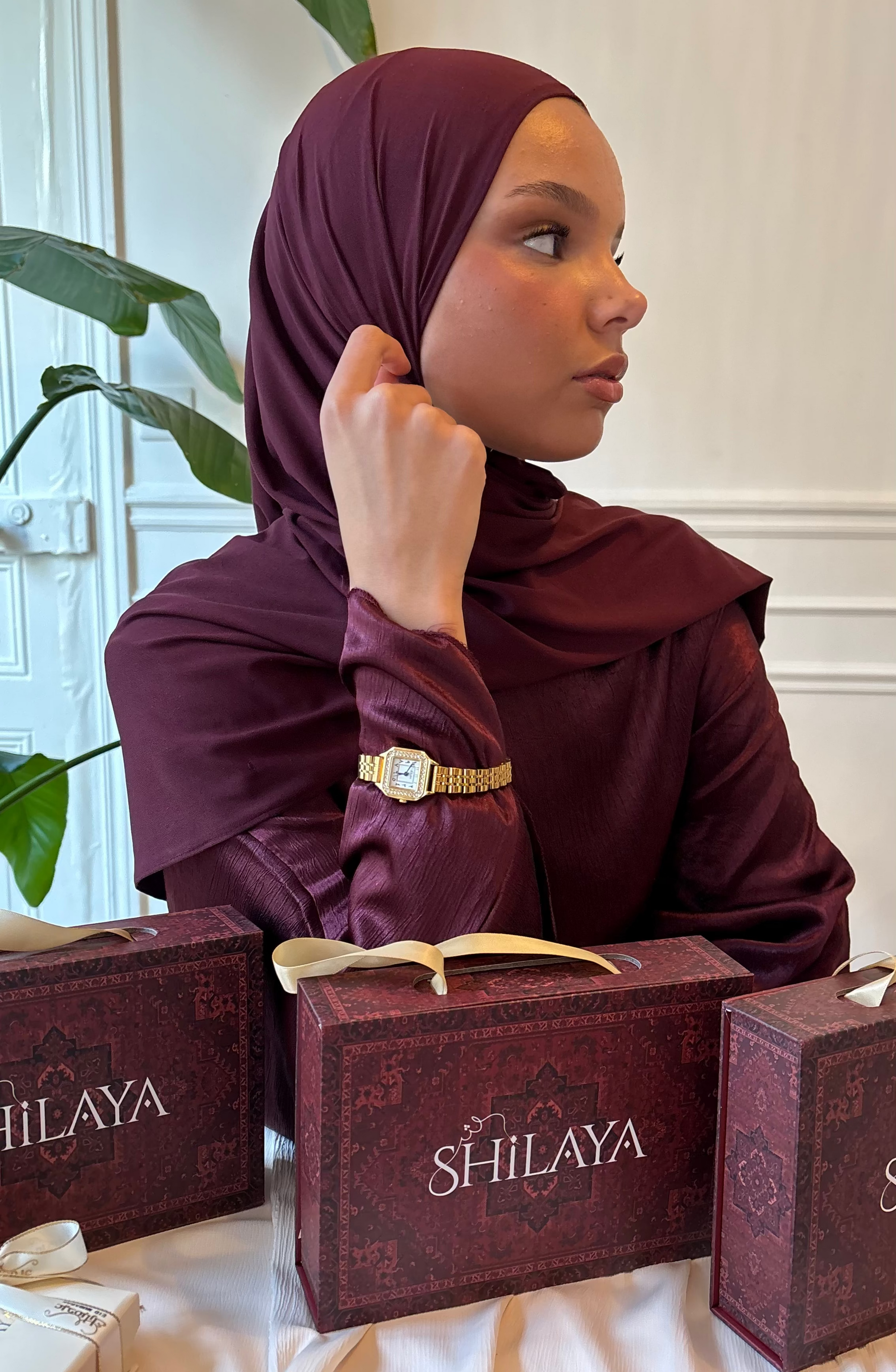 LA MYKONOS MONTRE DORÉ AVEC CHIFFRES ARABES