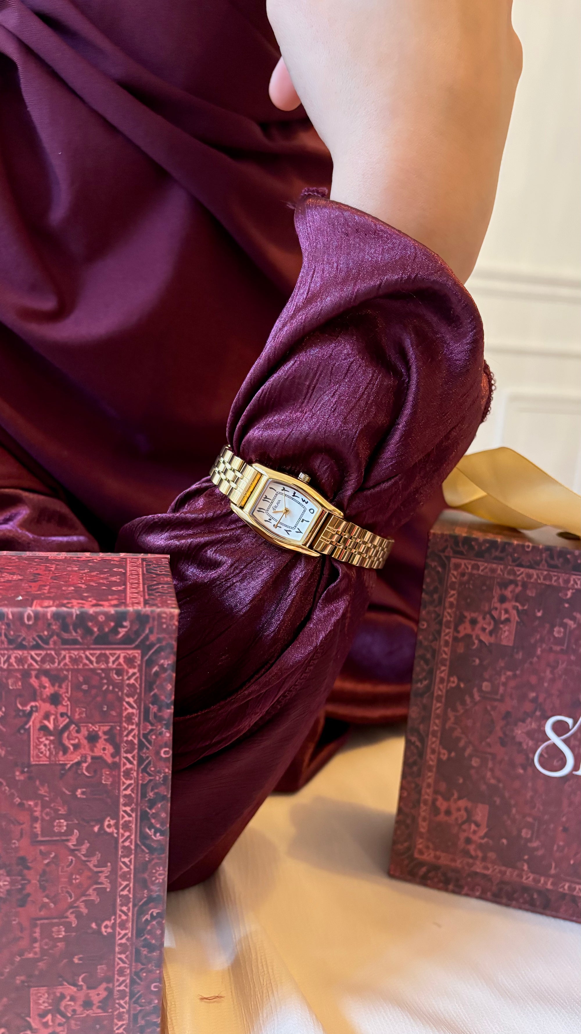 LA SANTORIN MONTRE DORÉ AVEC CHIFFRES ARABES