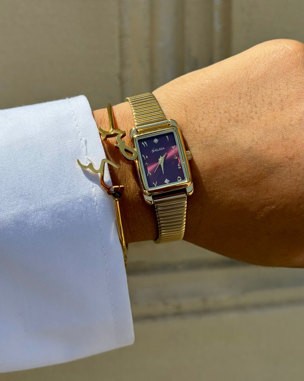 LA VELVET MONTRE DORÉ AVEC CHIFFRES ARABES Shilaya