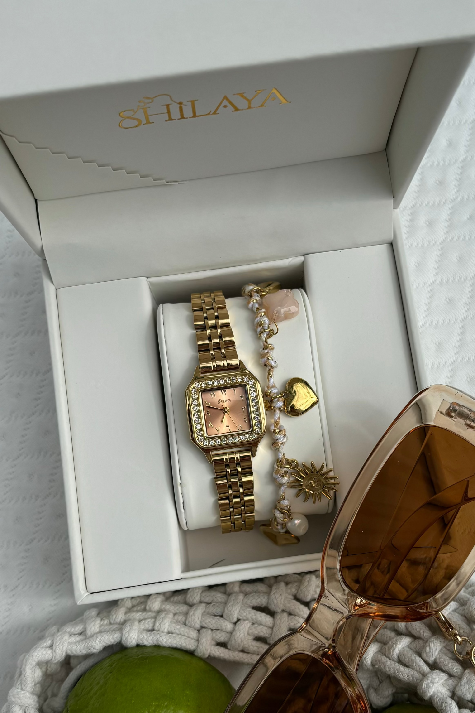 LA PEACH MONTRE DORÉ AVEC CHIFFRES ARABES