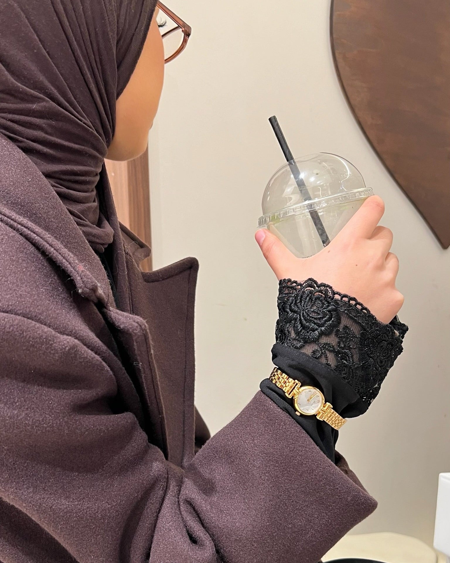 LA ALMA MONTRE DORÉ VÉGÉTAL AVEC CHIFFRES ARABES