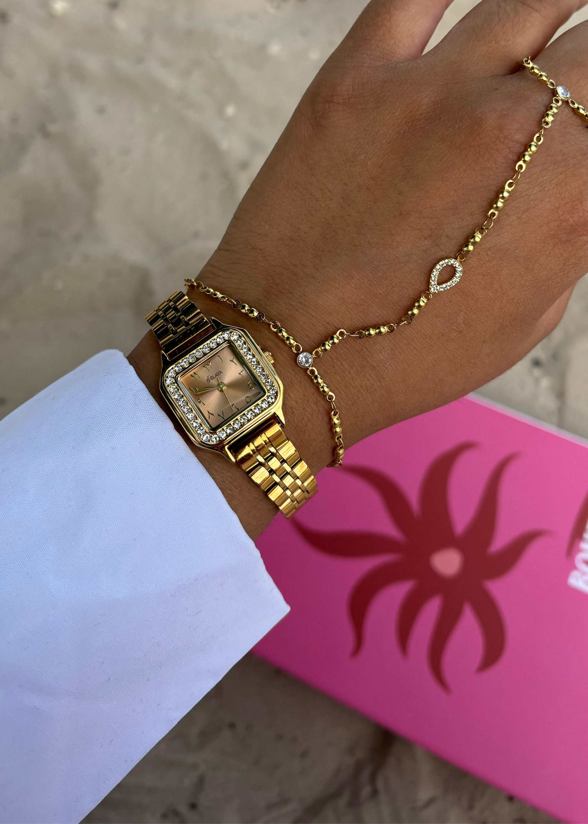 LA PEACH MONTRE DORÉ AVEC CHIFFRES ARABES