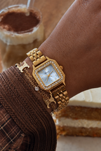 La Majorelle – montre dorée femme à chiffres arabes, cadran bleu | Shilaya