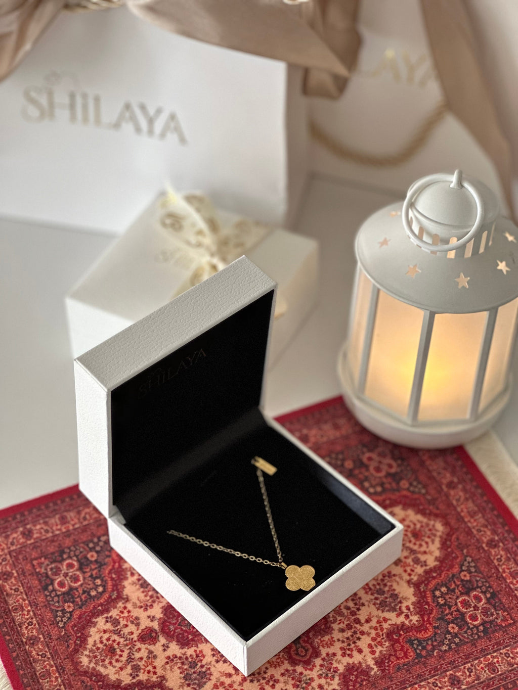 COLLIER TAWAKKUL EN CALLIGRAPHIE ARABE Shilaya