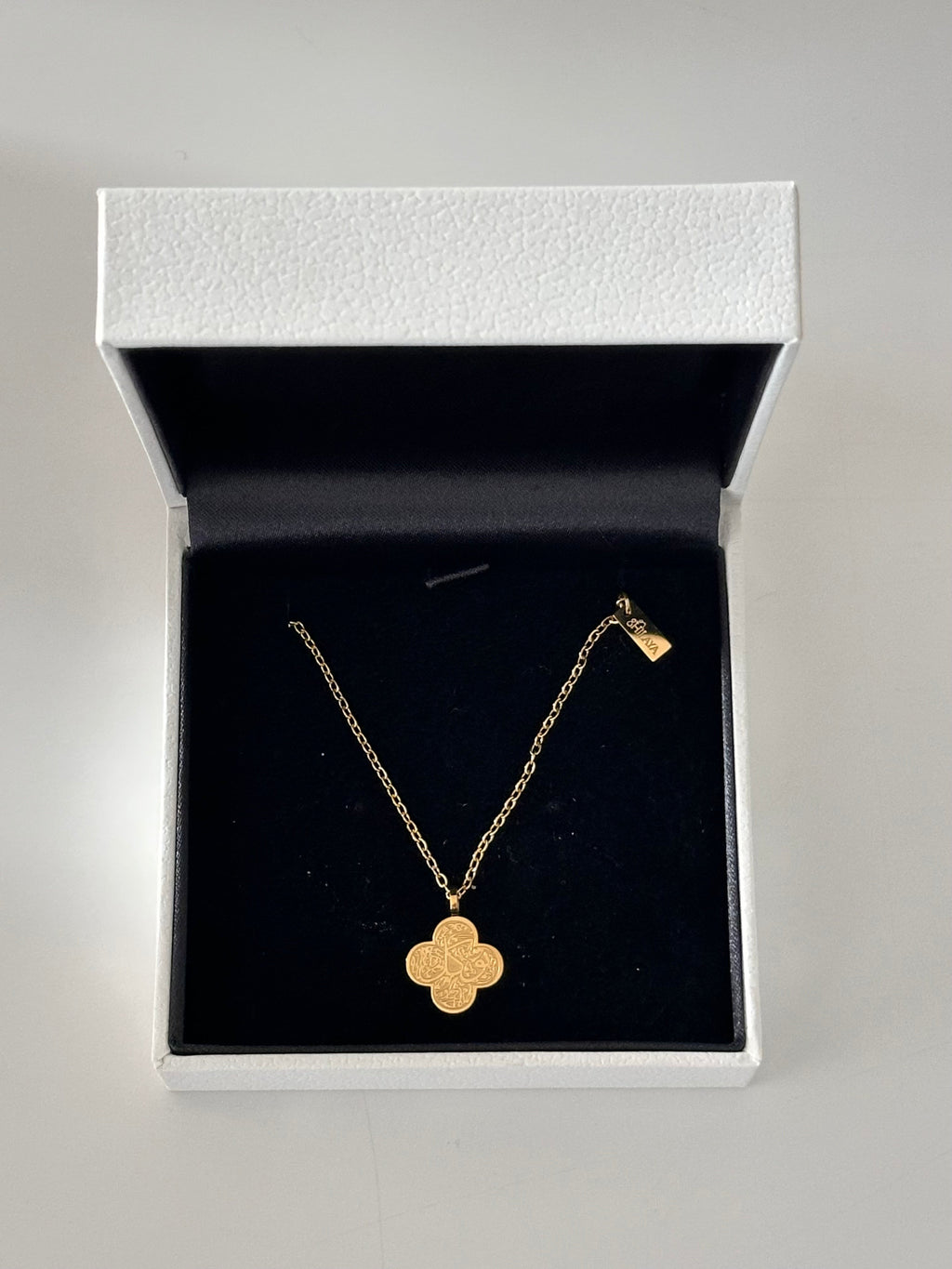 COLLIER TAWAKKUL EN CALLIGRAPHIE ARABE Shilaya