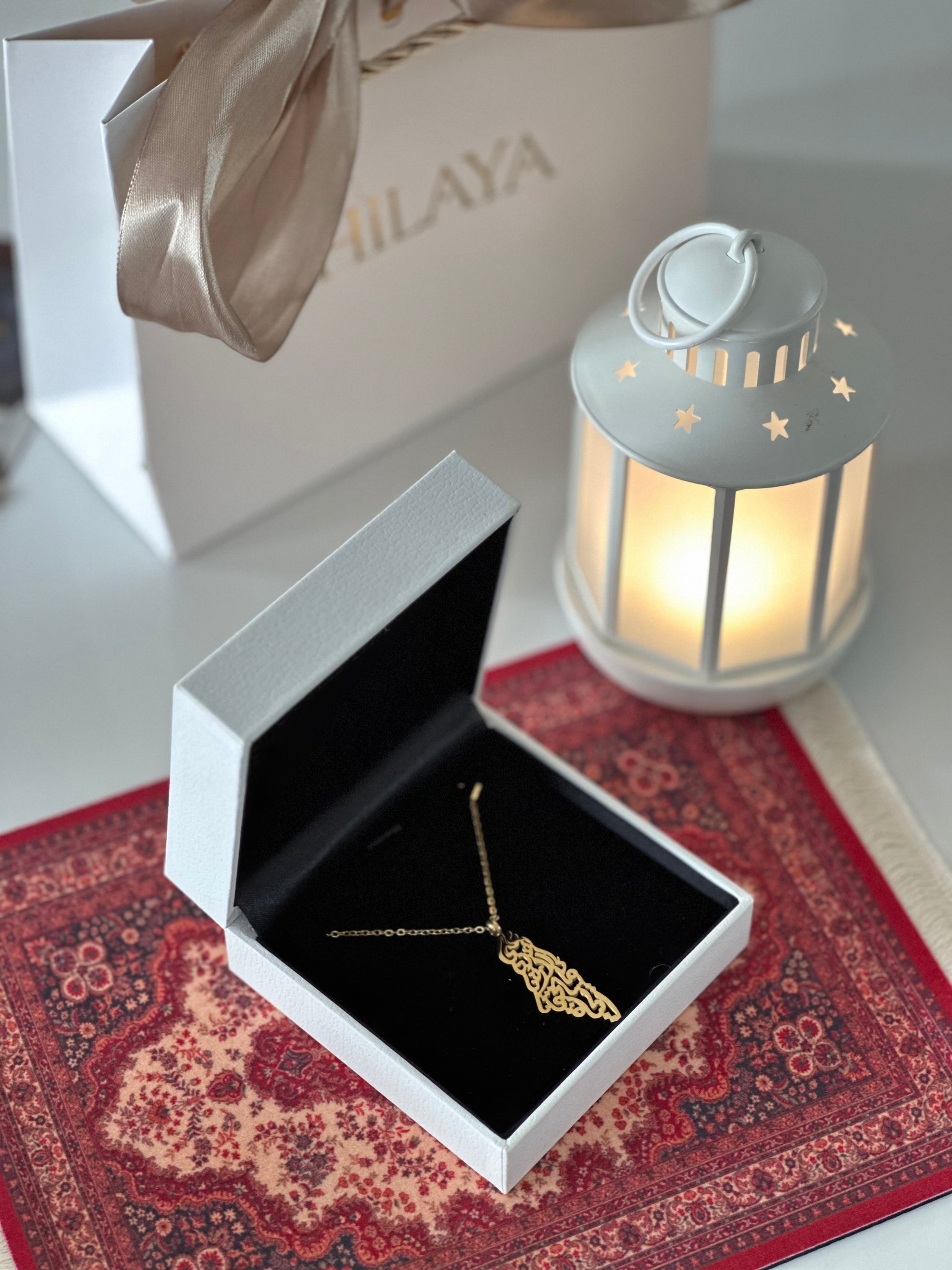 COLLIER PALESTINE EN CALLIGRAPHIE ARABE